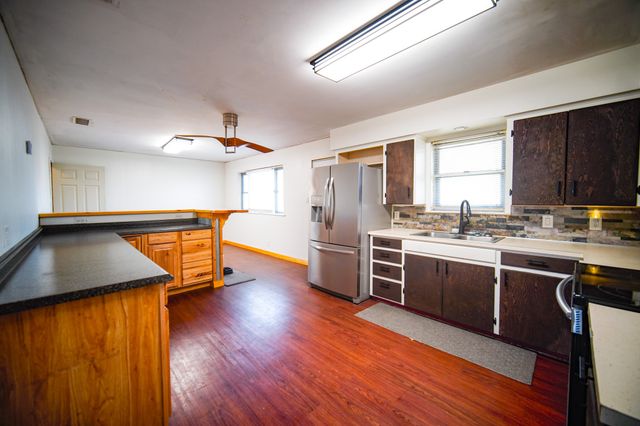 202 N 10th Street, Jacksboro, TX 76458