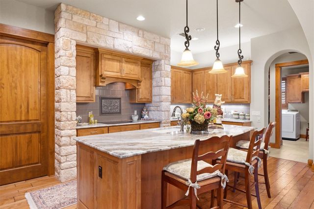 203 Pristine LN, Georgetown, TX 78633