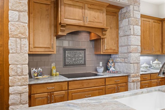 203 Pristine LN, Georgetown, TX 78633