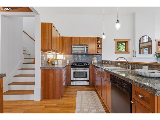 7043 Se CLINTON St, Portland, OR 97206
