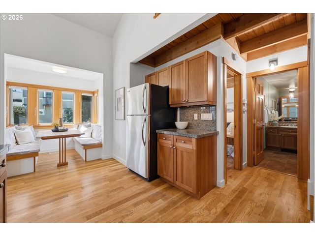 7043 Se CLINTON St, Portland, OR 97206
