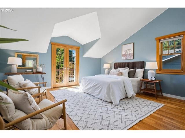 7043 Se CLINTON St, Portland, OR 97206