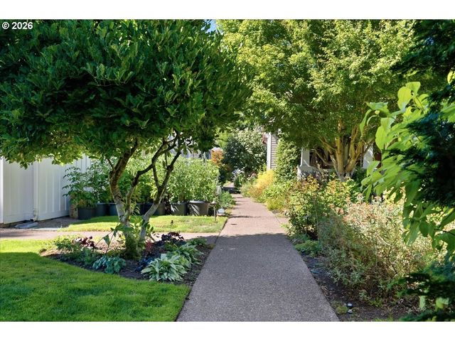 7043 Se CLINTON St, Portland, OR 97206