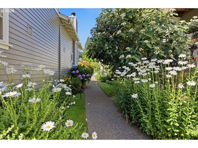 7043 Se CLINTON St, Portland, OR 97206