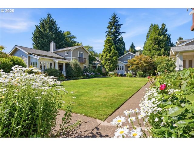 7043 Se CLINTON St, Portland, OR 97206