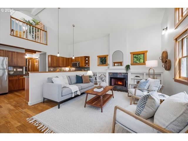 7043 Se CLINTON St, Portland, OR 97206