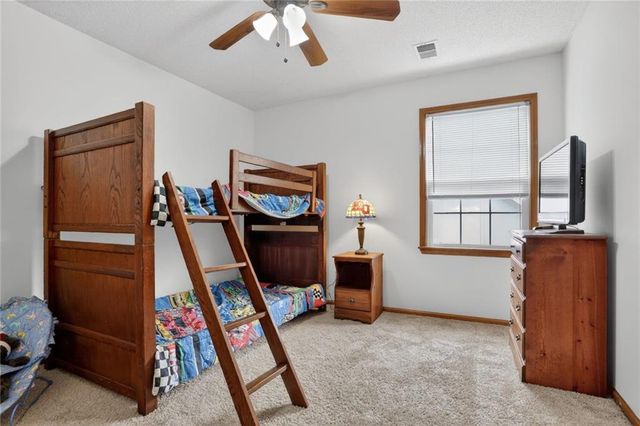 8442 Lakeview Avenue, Lenexa, KS 66219