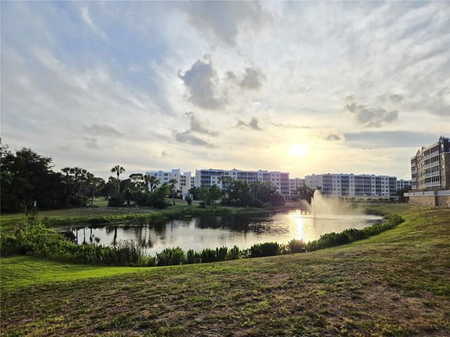 960 STARKEY ROAD 9206, Largo, FL 33771