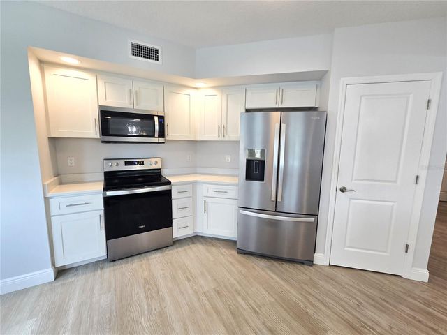 960 STARKEY ROAD 9206, Largo, FL 33771