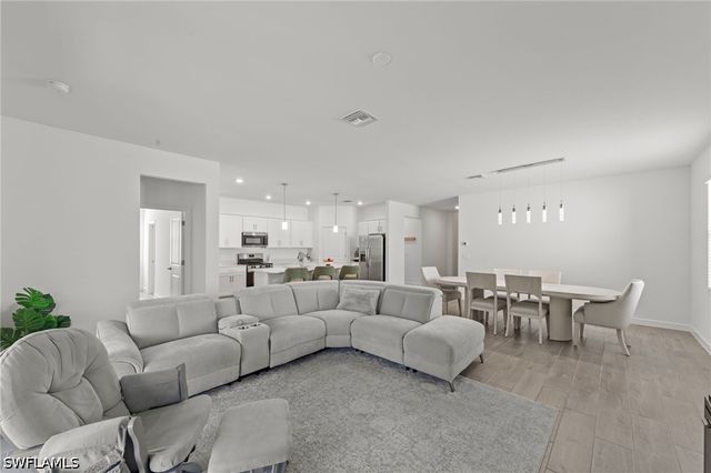 10542 Timber Creek DR, Fort Myers, FL 33913