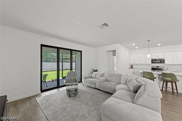 10542 Timber Creek DR, Fort Myers, FL 33913