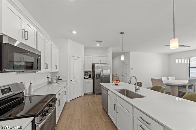 10542 Timber Creek DR, Fort Myers, FL 33913