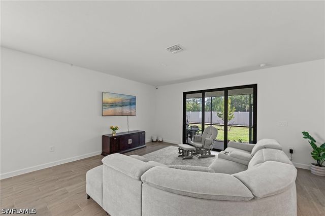 10542 Timber Creek DR, Fort Myers, FL 33913