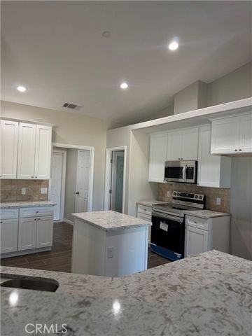 16506 Cactus Street, Hesperia, CA 92345