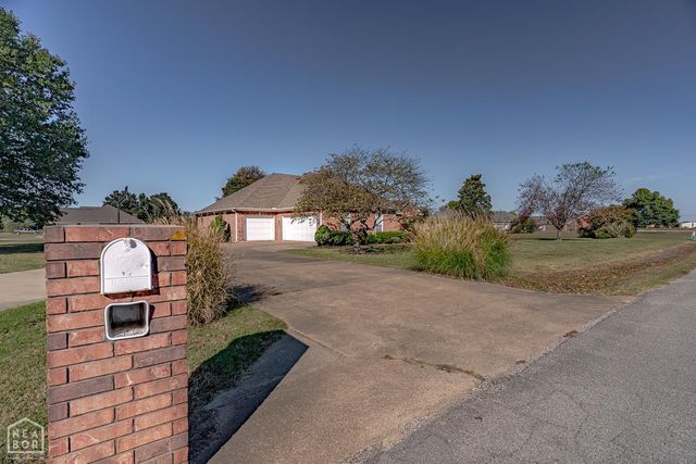 901 Balcom Lane, Trumann, AR 72472