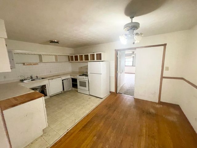 2756 Old Hobart Road, Lake Station, IN 46405