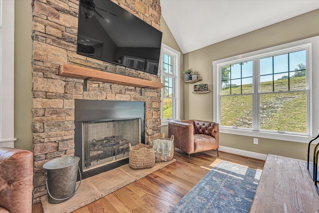 95 Watersong CIR, Union Hall, VA 24176