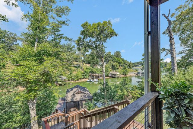 95 Watersong CIR, Union Hall, VA 24176