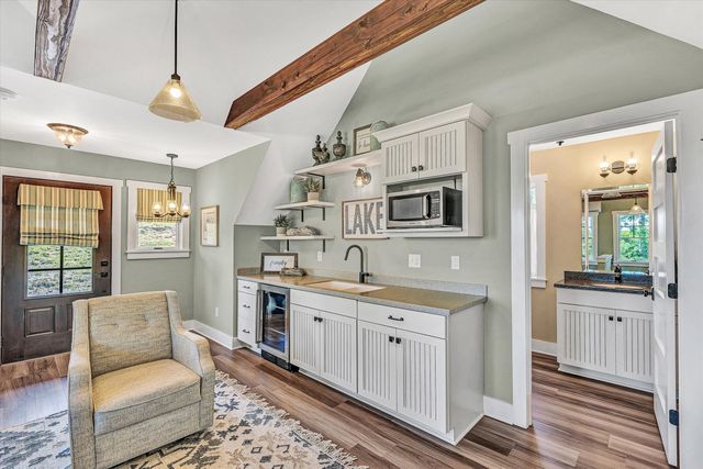 95 Watersong CIR, Union Hall, VA 24176
