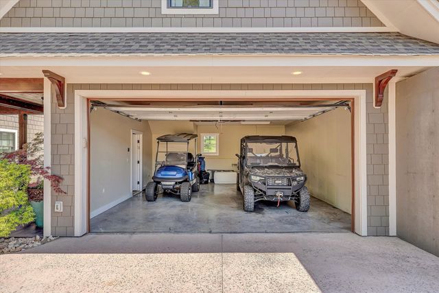 95 Watersong CIR, Union Hall, VA 24176