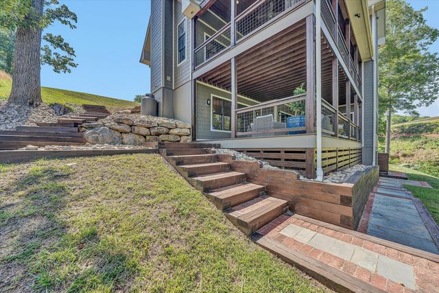 95 Watersong CIR, Union Hall, VA 24176