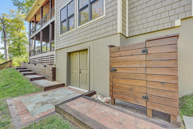 95 Watersong CIR, Union Hall, VA 24176