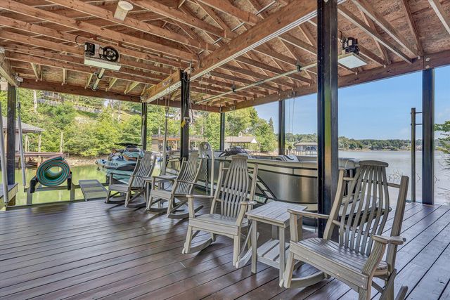 95 Watersong CIR, Union Hall, VA 24176