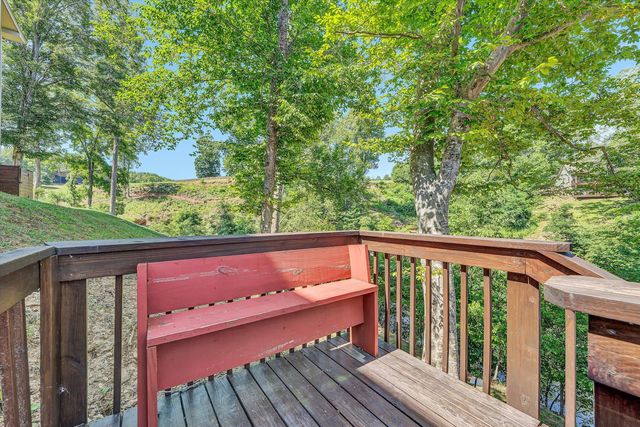 95 Watersong CIR, Union Hall, VA 24176