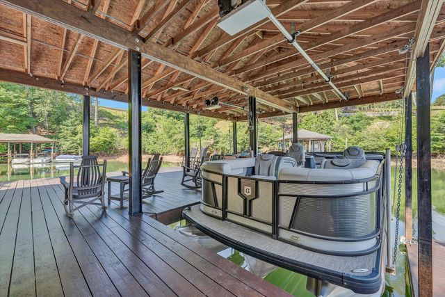 95 Watersong CIR, Union Hall, VA 24176