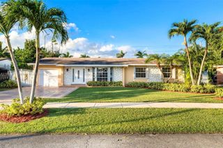 10835 SW 152nd Ter, Miami, FL 33157