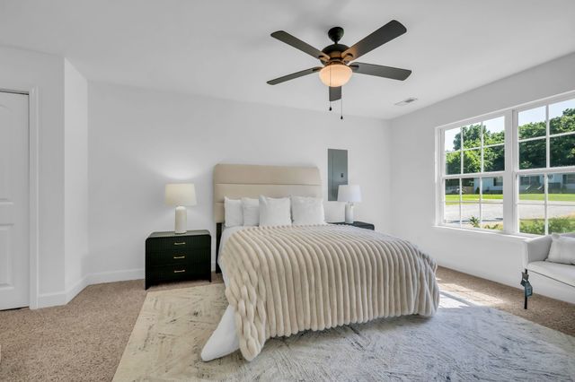 1315 North Charlotte Street, Dickson, TN 37055