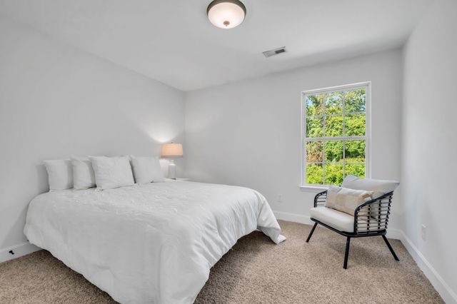 1315 North Charlotte Street, Dickson, TN 37055