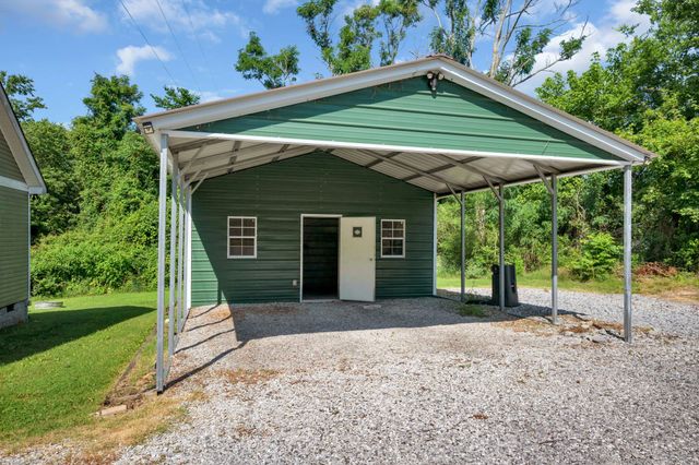 1315 North Charlotte Street, Dickson, TN 37055