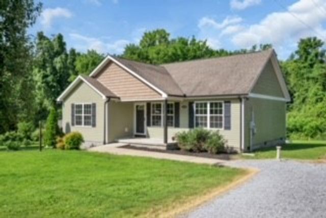 1315 North Charlotte Street, Dickson, TN 37055