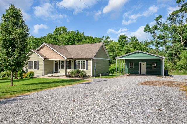 1315 North Charlotte Street, Dickson, TN 37055