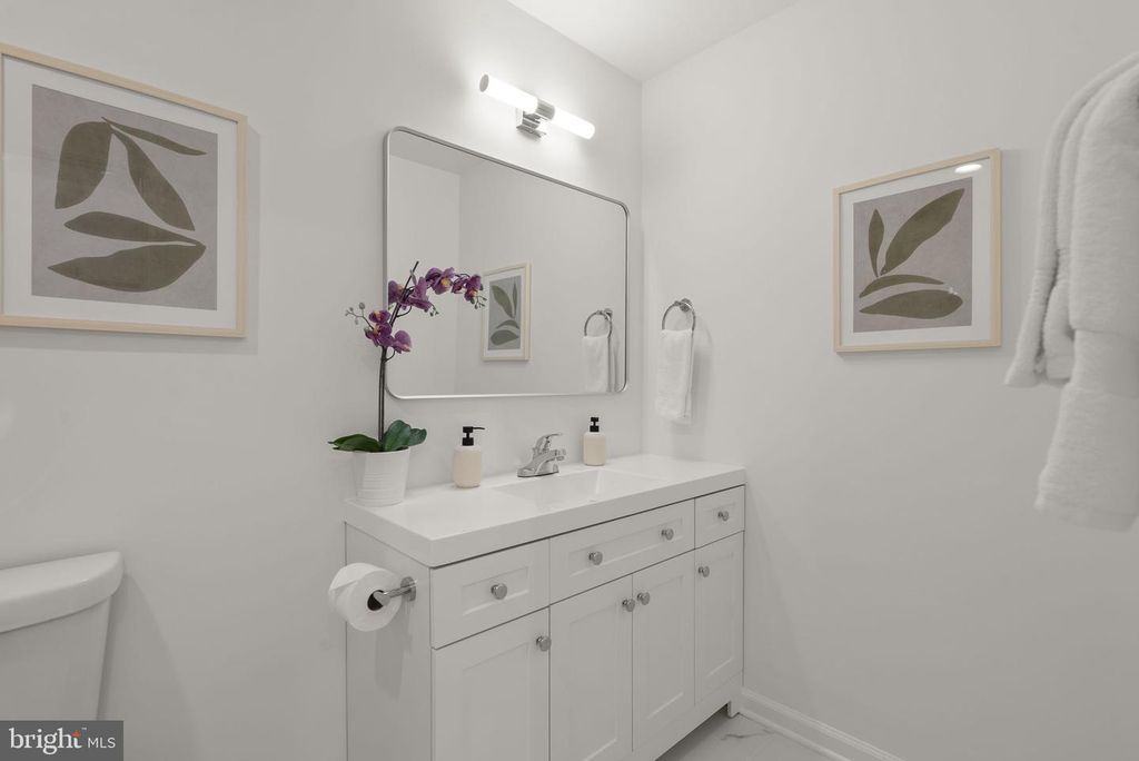 Image 16 of property listing at 12500 PARKTON ST, Fort Washington, MD 20744