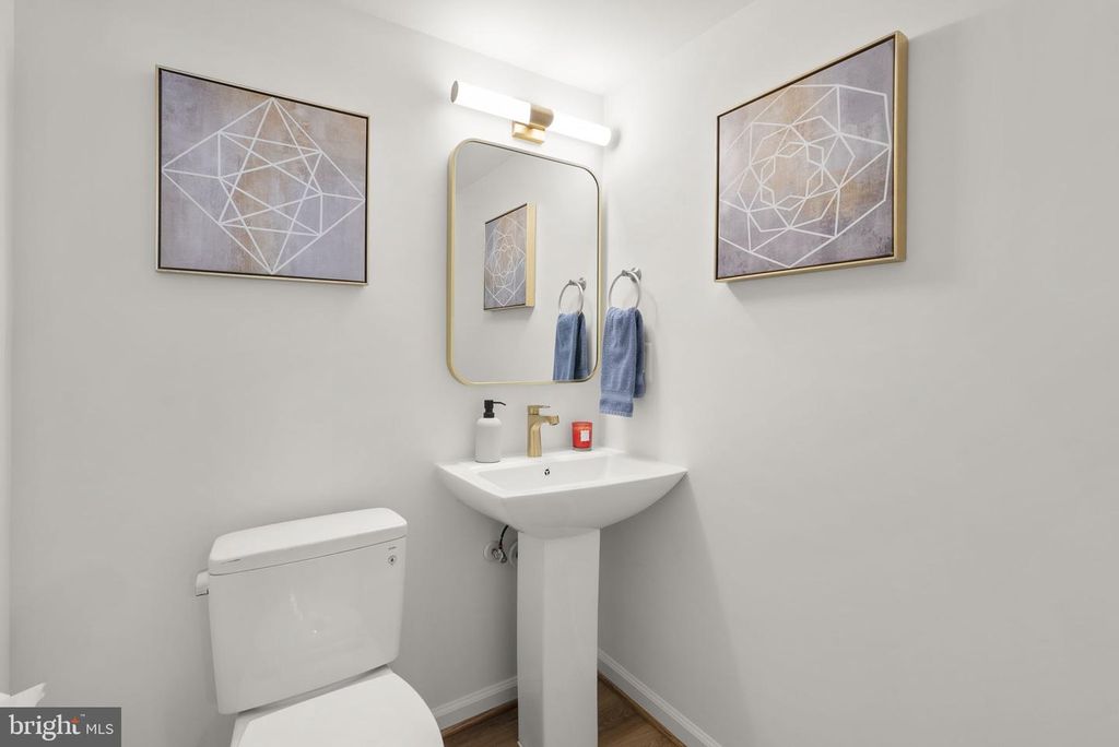 Image 18 of property listing at 12500 PARKTON ST, Fort Washington, MD 20744