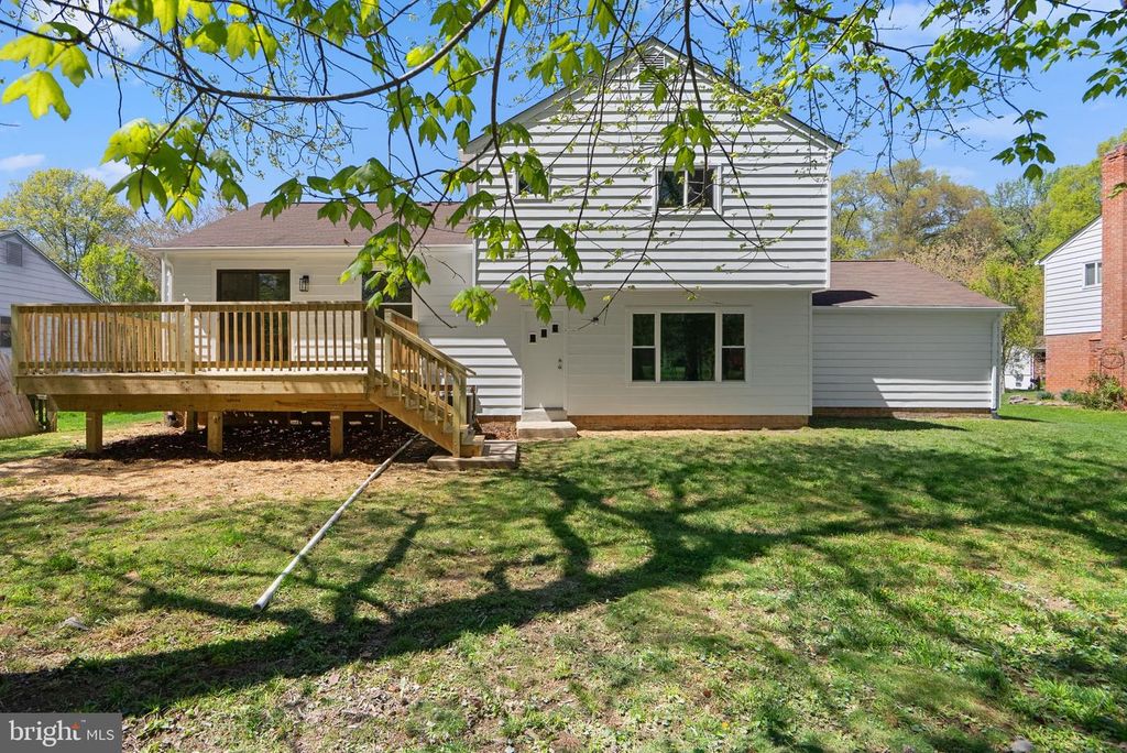 Image 25 of property listing at 12500 PARKTON ST, Fort Washington, MD 20744