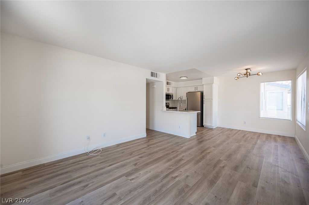 Image 13 of property listing at 3065 Casey Drive 204, Las Vegas, NV 89120