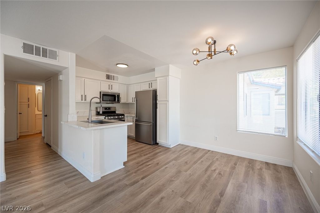 Image 15 of property listing at 3065 Casey Drive 204, Las Vegas, NV 89120