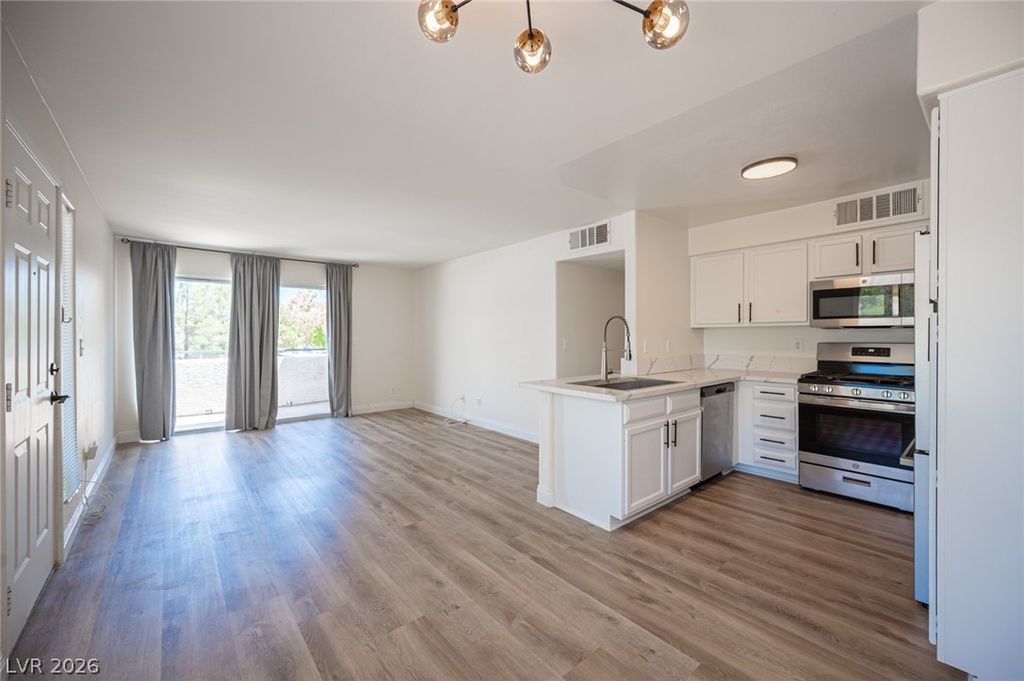 Image 19 of property listing at 3065 Casey Drive 204, Las Vegas, NV 89120