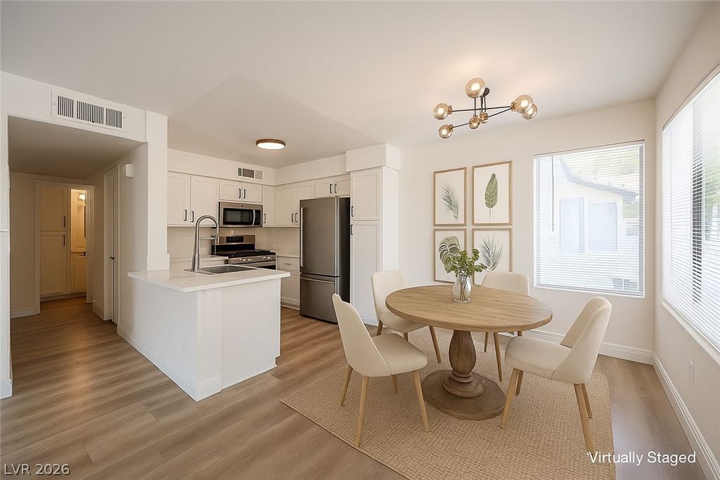 Image 3 of property listing at 3065 Casey Drive 204, Las Vegas, NV 89120