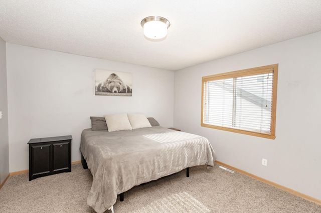 955 42nd Avenue W, West Fargo, ND 58078