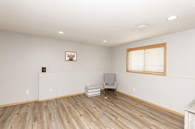 955 42nd Avenue W, West Fargo, ND 58078