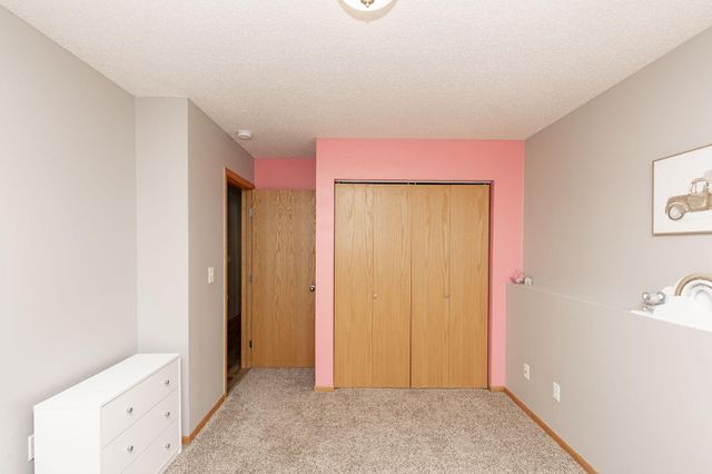 955 42nd Avenue W, West Fargo, ND 58078