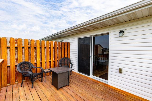 955 42nd Avenue W, West Fargo, ND 58078