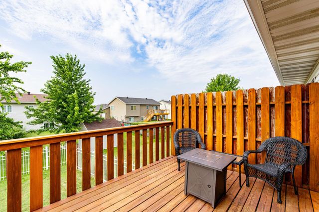 955 42nd Avenue W, West Fargo, ND 58078