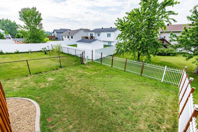 955 42nd Avenue W, West Fargo, ND 58078