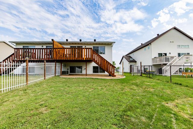 955 42nd Avenue W, West Fargo, ND 58078