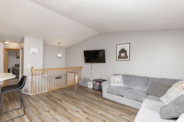 955 42nd Avenue W, West Fargo, ND 58078